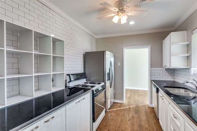 4045 Carolyn Road, Fort Worth, TX 76109