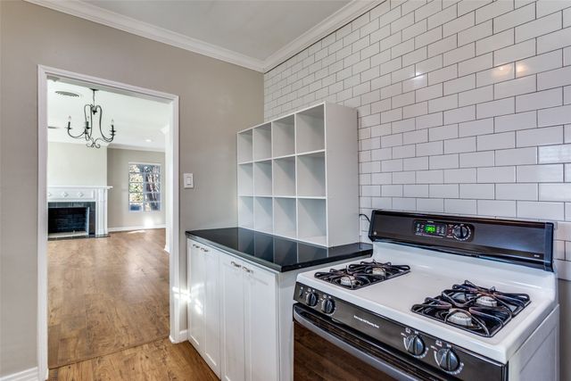 4045 Carolyn Road, Fort Worth, TX 76109