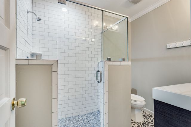 4045 Carolyn Road, Fort Worth, TX 76109