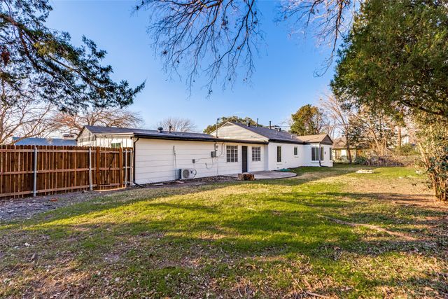 4045 Carolyn Road, Fort Worth, TX 76109