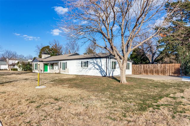 4045 Carolyn Road, Fort Worth, TX 76109