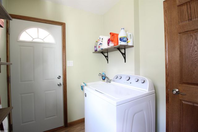 8436 Fairfax Drive, Sterling Heights, MI 48312