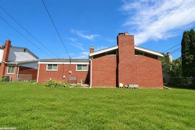 8436 Fairfax Drive, Sterling Heights, MI 48312