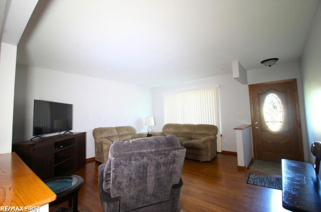 8436 Fairfax Drive, Sterling Heights, MI 48312