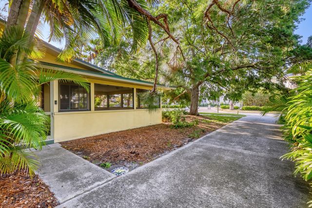 224 LYNDHURST STREET, Dunedin, FL 34698