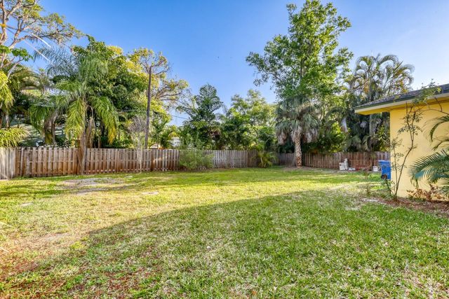 224 LYNDHURST STREET, Dunedin, FL 34698