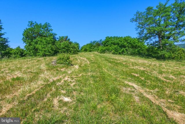 1639 SUGAR HILL RD, Maurertown, VA 22644