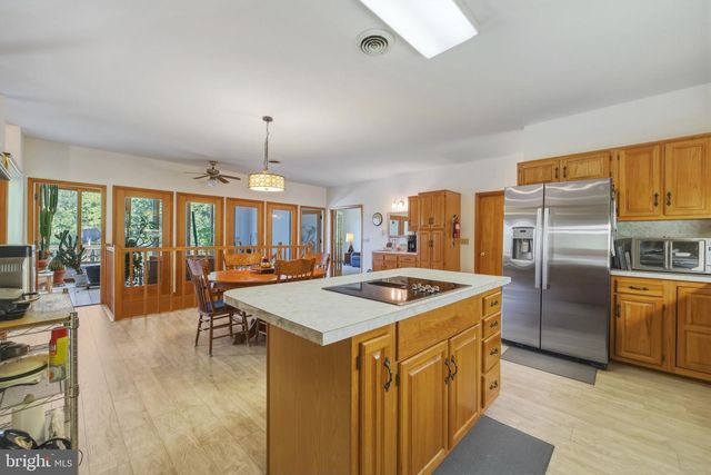 1639 SUGAR HILL RD, Maurertown, VA 22644