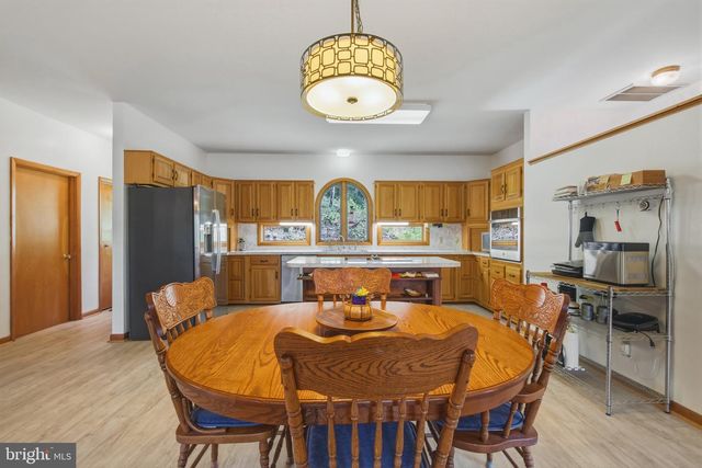 1639 SUGAR HILL RD, Maurertown, VA 22644