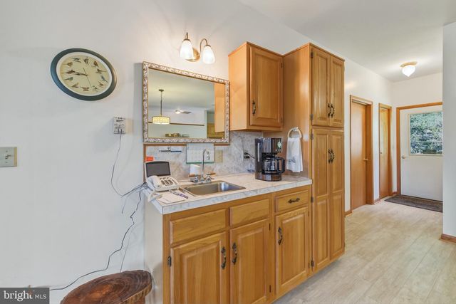 1639 SUGAR HILL RD, Maurertown, VA 22644