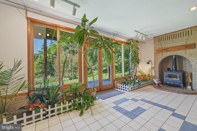 1639 SUGAR HILL RD, Maurertown, VA 22644