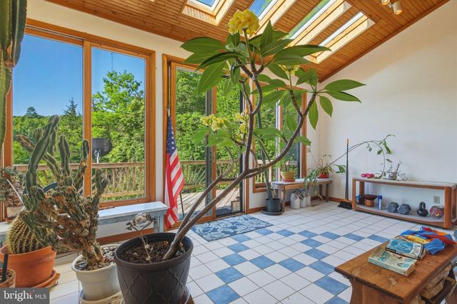 1639 SUGAR HILL RD, Maurertown, VA 22644