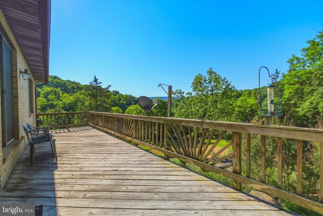 1639 SUGAR HILL RD, Maurertown, VA 22644