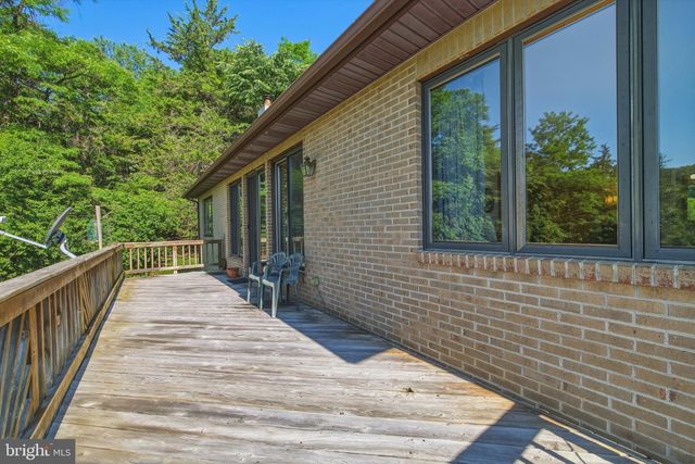 1639 SUGAR HILL RD, Maurertown, VA 22644