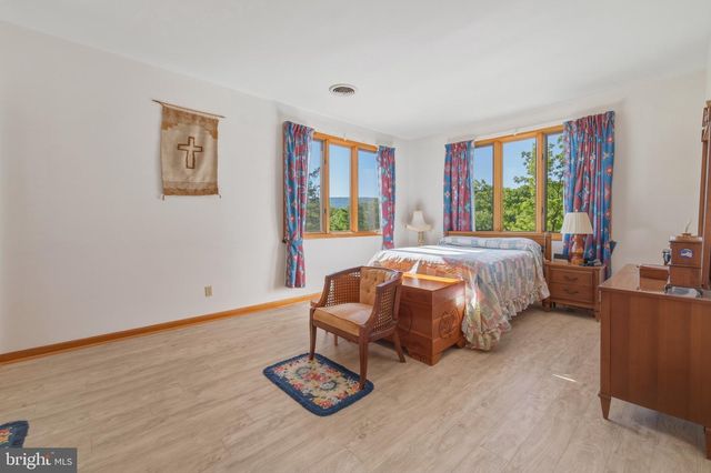 1639 SUGAR HILL RD, Maurertown, VA 22644