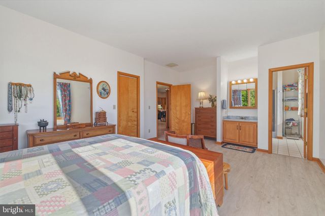 1639 SUGAR HILL RD, Maurertown, VA 22644