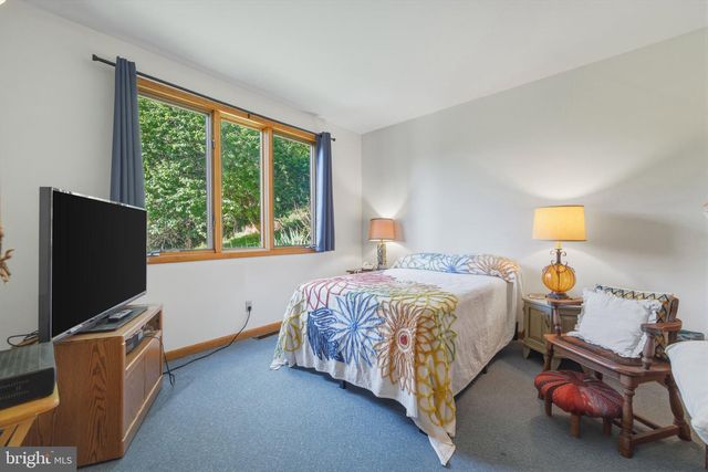 1639 SUGAR HILL RD, Maurertown, VA 22644