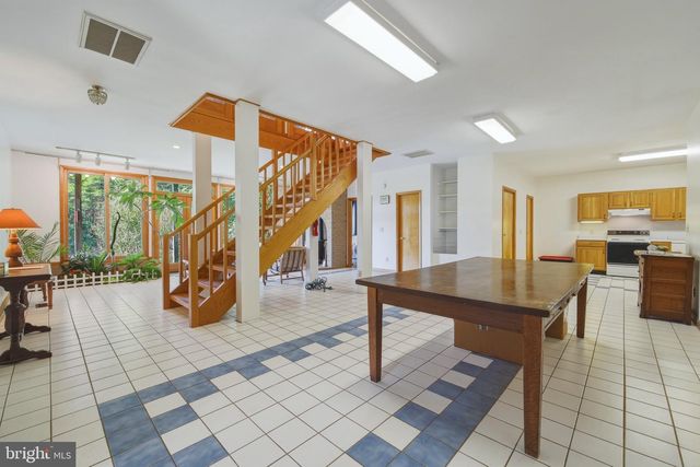 1639 SUGAR HILL RD, Maurertown, VA 22644