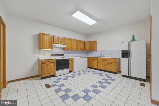 1639 SUGAR HILL RD, Maurertown, VA 22644