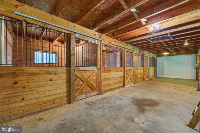 1639 SUGAR HILL RD, Maurertown, VA 22644