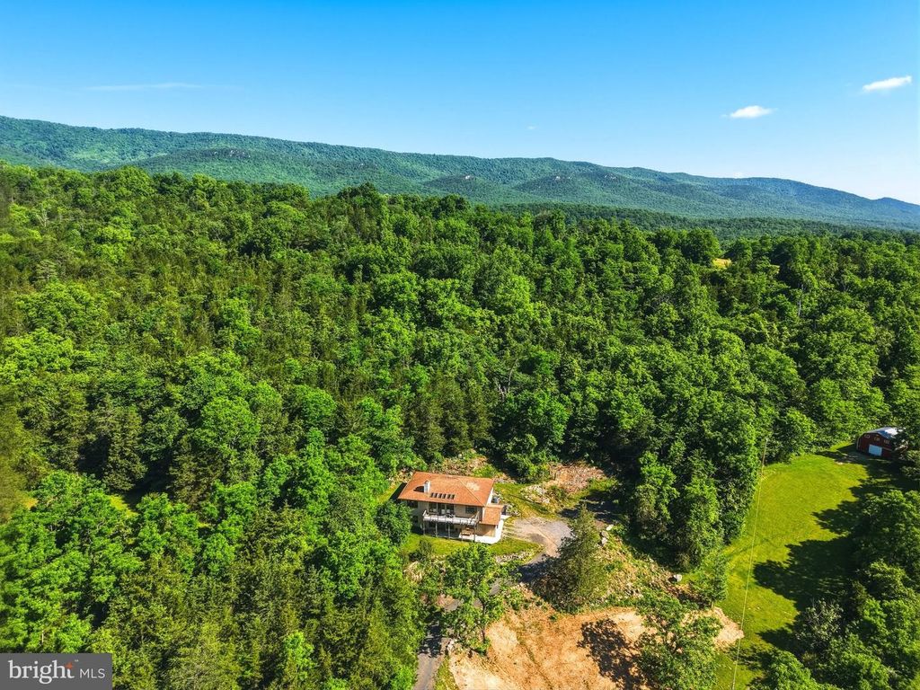 1639 SUGAR HILL RD, Maurertown, VA 22644