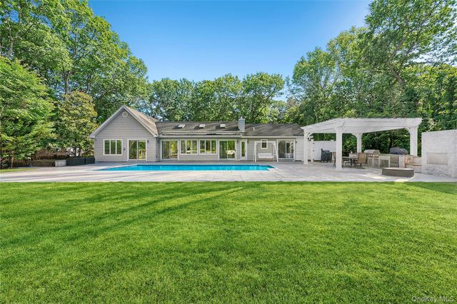 47 Bridle Path, Remsenburg, NY 11960