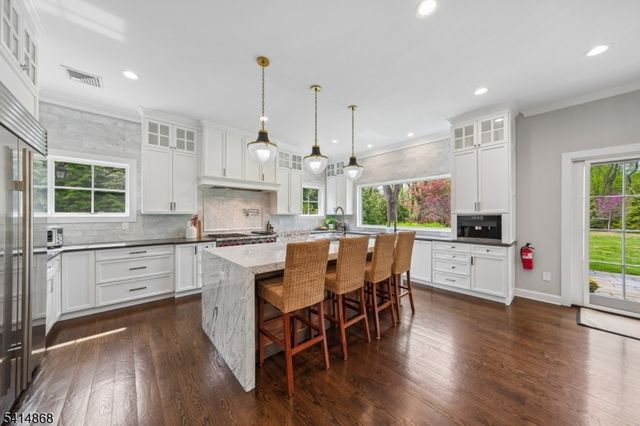 1 Cora Way, Millburn Twp., NJ 07078