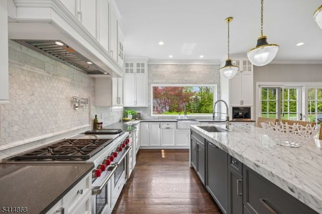 1 Cora Way, Millburn Twp., NJ 07078