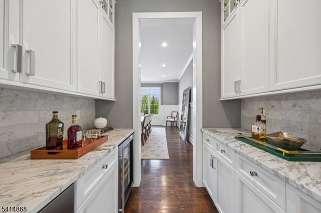 1 Cora Way, Millburn Twp., NJ 07078