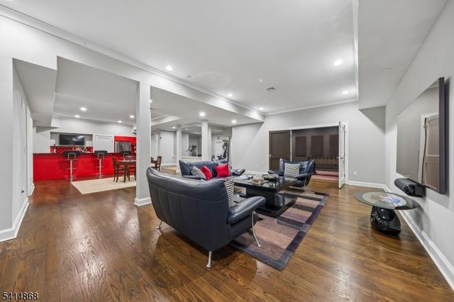 1 Cora Way, Millburn Twp., NJ 07078