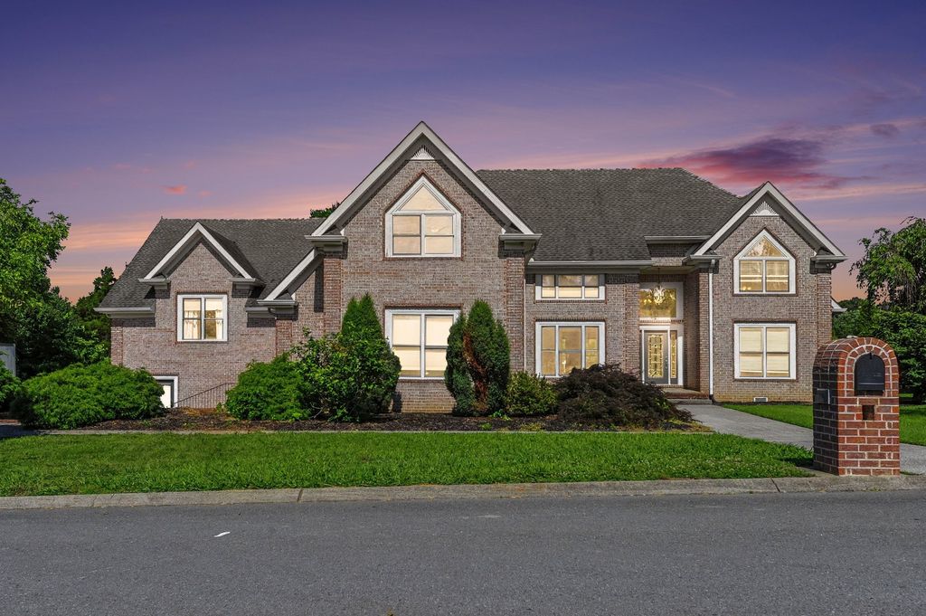 2005 Alan John Way, Lebanon, TN 37087
