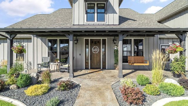 18524 N Valley Rd, Nine Mile Falls, WA 99026