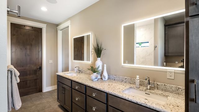 18524 N Valley Rd, Nine Mile Falls, WA 99026