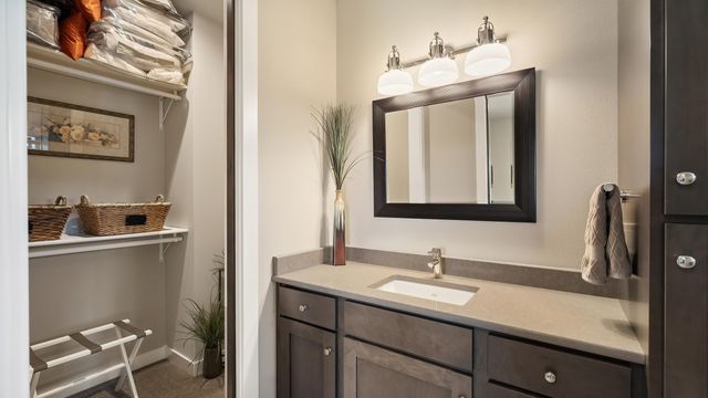 18524 N Valley Rd, Nine Mile Falls, WA 99026