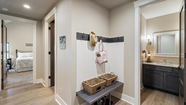 18524 N Valley Rd, Nine Mile Falls, WA 99026