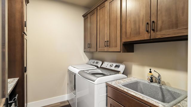 18524 N Valley Rd, Nine Mile Falls, WA 99026