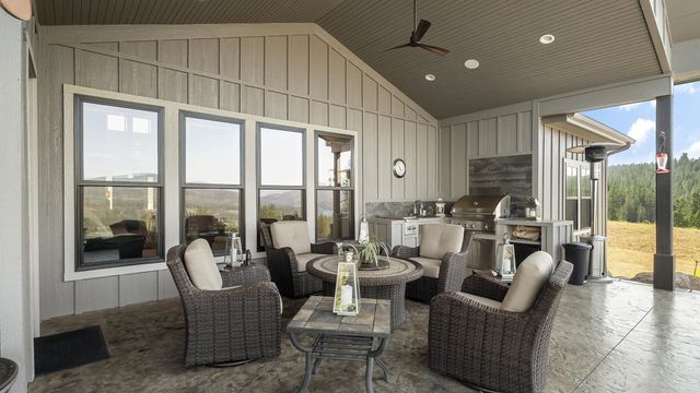 18524 N Valley Rd, Nine Mile Falls, WA 99026