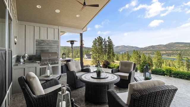 18524 N Valley Rd, Nine Mile Falls, WA 99026