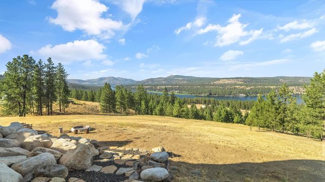 18524 N Valley Rd, Nine Mile Falls, WA 99026