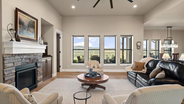 18524 N Valley Rd, Nine Mile Falls, WA 99026