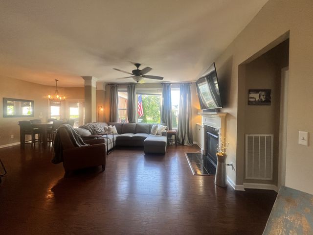 1081 Avery Trace Cir, Hendersonville, TN 37075
