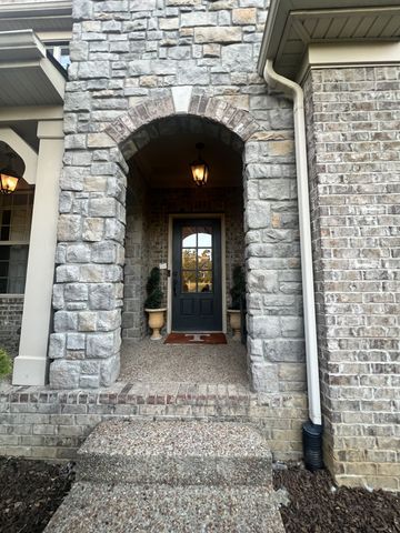 1081 Avery Trace Cir, Hendersonville, TN 37075