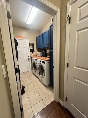 1081 Avery Trace Cir, Hendersonville, TN 37075
