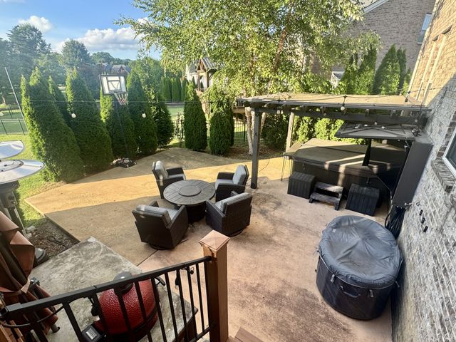 1081 Avery Trace Cir, Hendersonville, TN 37075