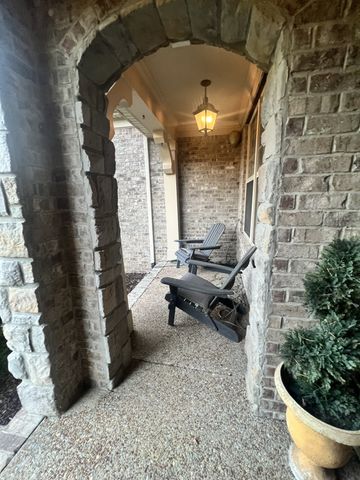 1081 Avery Trace Cir, Hendersonville, TN 37075