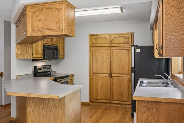 8865 Norway Street NW, Coon Rapids, MN 55433