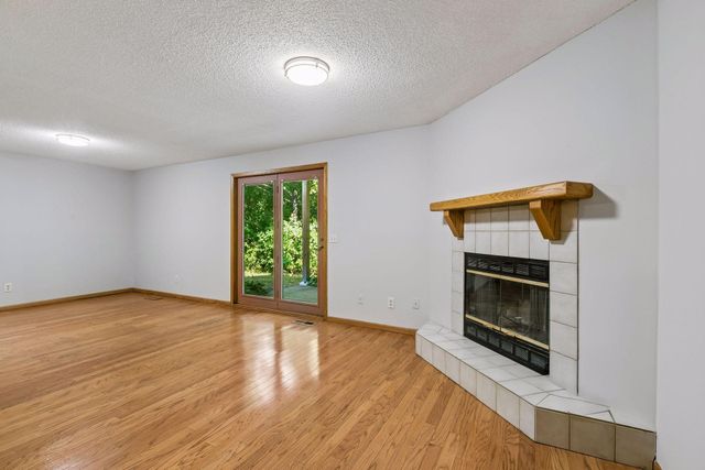 8865 Norway Street NW, Coon Rapids, MN 55433