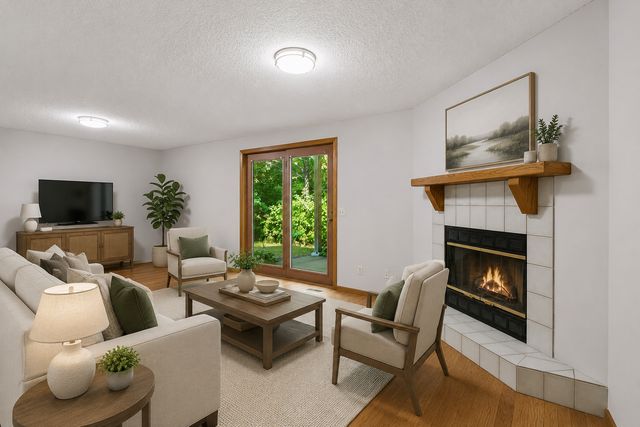 8865 Norway Street NW, Coon Rapids, MN 55433