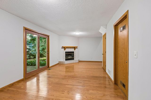 8865 Norway Street NW, Coon Rapids, MN 55433