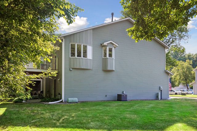 8865 Norway Street NW, Coon Rapids, MN 55433